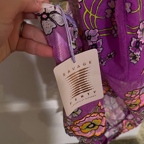 Savage X Fenty Mod Poppy lace teddy - Picture 6 of 8